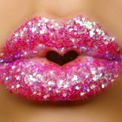 Pink sparkles lip art...with a probably photoshopped heart Sparkle Lips, Makeup Drawing, Orange Lips, Plump Lips, Unicorn Makeup, Nice Lips, Pretty Pins, Amber Rose, Glitter Lips