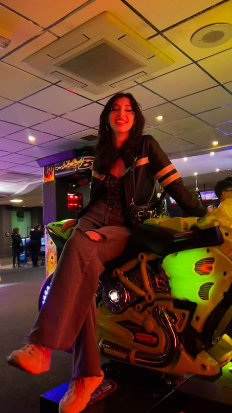 Girl at the arcade on the motorbike ride, aesthetic vibes, chase atlantic vibes Arcade Fits Aesthetic, Arcade Outfit Aesthetic, Cute Arcade Date Outfit, What To Wear To An Arcade, Arcade Outfit Ideas Winter, Arcade Outfit Ideas Date, Arcade Instagram Pictures, Arcade Aesthetic Outfit, Arcade Photoshoot Aesthetic