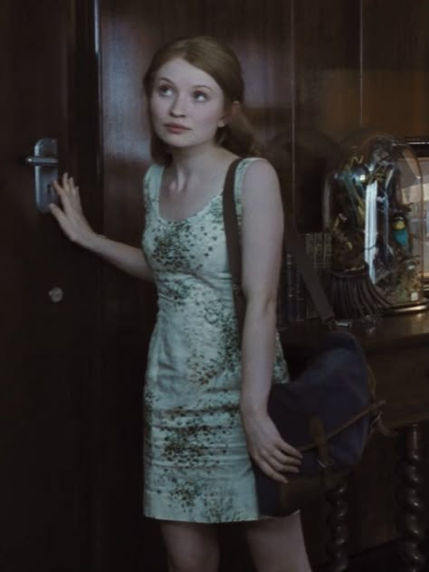 Emily Browning Style, Emily Browning Aesthetic, Emily Browning Sleeping Beauty, Clothing Mood Boards, Twenties Style, Emily Browning, Female Faceclaims, Hair Color Light Brown, Old Hollywood Stars