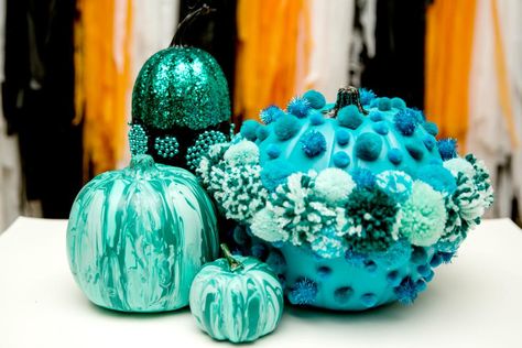 Display a teal pumpkin by your door to let trick-or-treaters with food allergies know you're providing non-food treats. Check out The Teal Pumpkin Project® for more information. Teal Pumpkin Ideas, Toys Stickers, Diorama Diy, Teal Pumpkin Project, Halloween Diorama, Candy Alternatives, Pumpkin Planter, Teal Pumpkin, Lantern Ideas