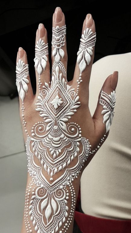 White Wedding Henna, Full Body Henna, Body Henna, Sleeve Henna, White Henna Tattoo, Glitter Henna, White Henna Designs, Henna Style Tattoos, Henna Inspired Tattoos