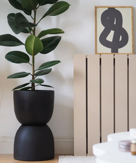 Vase Deco, Plant Pot Diy, Modern Plant Stand, House Plant Pots, Diy Plant Stand, Dekor Diy, Hal Decor, Big Plants, Diy Pots