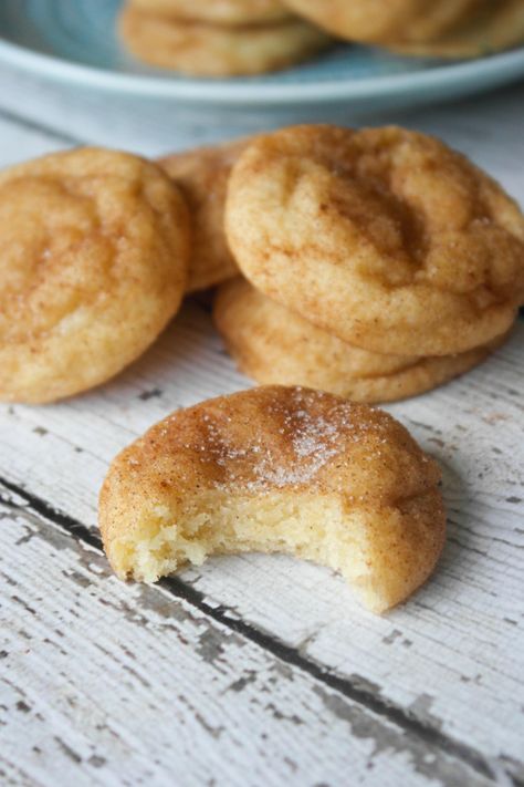 Soft and Thick Snickerdoodles // baking is a science blog Soft Baked Snickerdoodle Cookies, Martha Stewart Snickerdoodles, Chewy Butter Cookies, Snicker Doodles Recipe, Thick Snickerdoodles, Thick Snickerdoodle Cookies, Soft Snickerdoodles, Doodle Cookies, Snickerdoodles Cookies