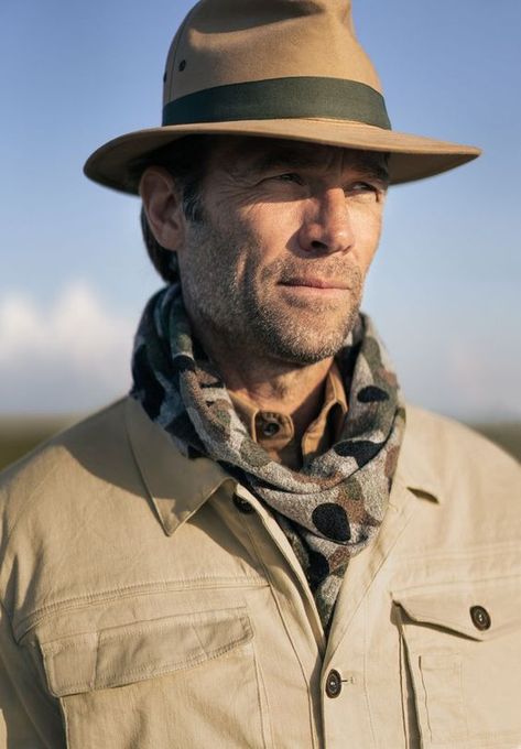 Anyone with a thirst for adventure must have Africa in their sights at least once in their lifetime; literally or metaphorically. Westley Richards customers certainly do. Whether armed with rifle or camera and bound for high veldt or delta, our rugged, easy-care, comfortable, safari garments for the coming season deliver the perfect balance of style and strength. Safari Look Outfits Man, Safari Outfit For Men, Rohan Joshi, Moda Safari, Safari Clothes, Dragon Mountain, Safari Costume, 1930s Men, Andy Lau