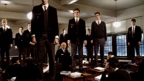 "À partir du moment où on obéit comme des machines, désobéir devient un acte d'humanité" - Frédéric Gros Society 1989, Peter Weir, Neil Perry, Dead Poet Society, O Captain My Captain, Oh Captain My Captain, Captain My Captain, Dead Poets Society, Seize The Day