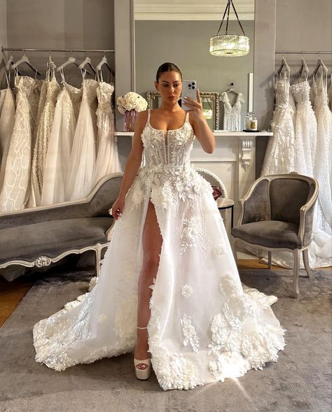 Huge Wedding Dress, Pallas Couture Bridal, Glittery Wedding Dress, White Tulle Wedding Dress, Luxe Wedding Dress, Princess Bride Dress, Weddding Dress, Pallas Couture, Mini Wedding Dresses