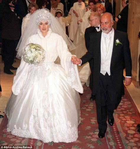 'We've had tough times': Celine Dion candidly opens up about her rocky 18-year marriage to Rene Angelil  (Daily Mail 23 January 2016) Celine Dion Wedding, Quirky Wedding Dress, Ugly Wedding Dress, Jamie Hince, Worst Wedding Dress, Helen Rose, Celebrity Wedding Photos, Celebrity Wedding Dresses, Quirky Wedding