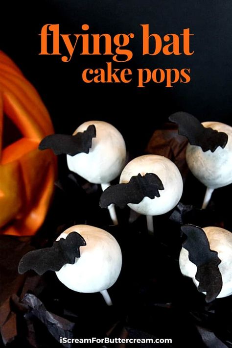 Halloween Cake Pops Ideas, Bat Cake Pops, Halloween Cake Pop Recipes, Cake Pops Ideas, Lego Cake Pops, Halloween Cakes Easy, Bat Cake, Pumpkin Cake Pops, Easy Halloween Treats