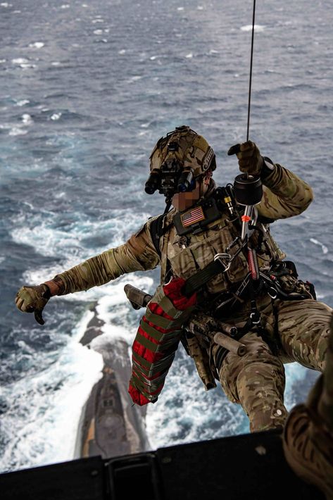 Navy Special Forces, Special Forces Gear, Best Army, Army Usa, Army Images, Us Navy Seals, Us Special Forces, Military Wallpaper, Special Operations Forces