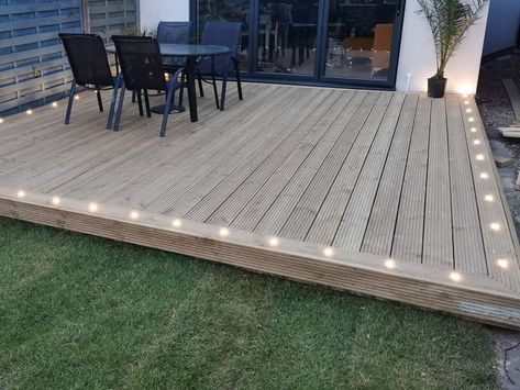 Garden Decking Lighting Ideas, Garden Furniture Layout Ideas, Decking Decor Ideas, Coloured Decking Ideas, Decking Ideas Garden Small Backyards, Cheap Decking Ideas, Decking Corner Ideas, Small Decking Area Ideas, Decking Garden Ideas