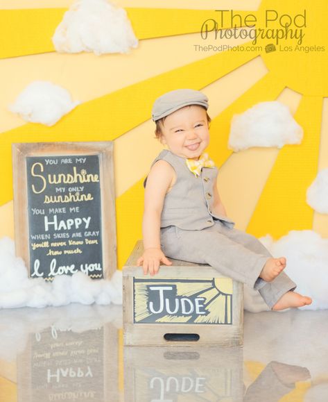 Sunshine Cake Smash, Boy Birthday Pictures, Sunshine Photos, Sunshine First Birthday, Sunshine Cake, Studio Photoshoot Ideas, Smash Cake Boy, Birthday Cake Smash, L Love You