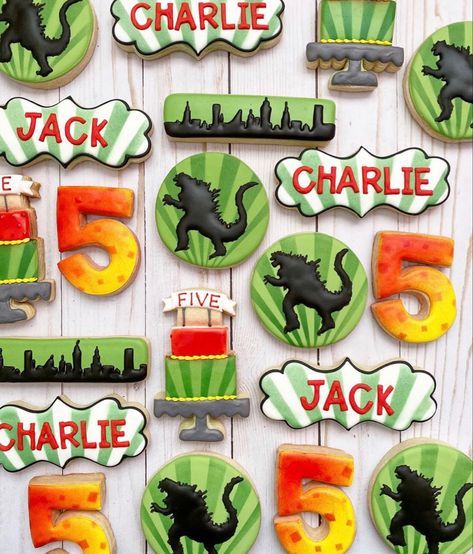 Godzilla Cookies Decorated, Godzilla Cookies, Sugar Cookie Desserts, Godzilla Party, Godzilla Birthday Party, Godzilla Birthday, Kids Party Snacks, Cookies Sugar, Pretty Cookies