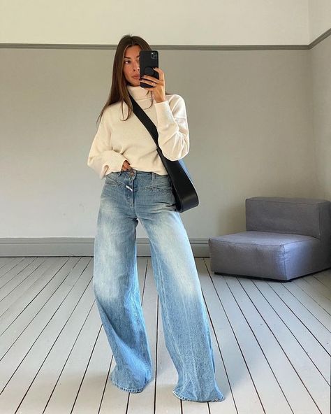 2023 Jeans Outfits For Women, Denim Jeans Trend 2023, Wide Leg Jeans Outfit 2023, Jeans Trend 2023 Women, Cuffed Jeans 2023, Jeans Trends 2023, Trendy Jeans 2023 Women, Baggy Jeans Over 40, Wide Leg Jeans Outfit Fall 2023