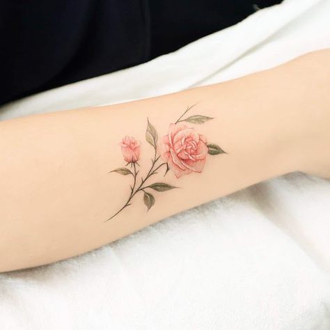 Micro Realistic Rose tattoo on arm Realism Flower Tattoo, Realism Rose Tattoo, Micro Realism Tattoo, Microrealism Tattoo, Micro Realism, Rose Tattoo On Arm, Realistic Rose Tattoo, Tattoo On Arm, Beautiful Flower Tattoos