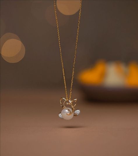 Simple Dollar Chain Gold Indian, Golden Pendent Design, Small Pearl Chains Indian Gold, Mangalsutra Pendent Designs Gold, Loket Sets Gold Design, Gold Pendant Designs Modern, Pendent Set Gold, Pendent Design, Pretty Gold Necklaces