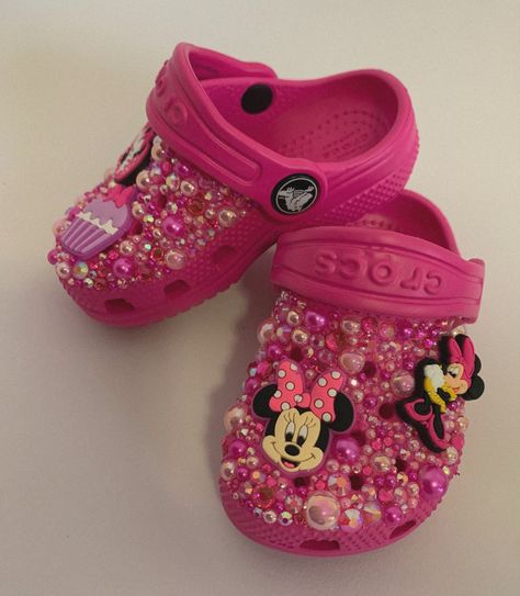 Minnie Mouse Birthday Party Decorations, Minnie Mouse Birthday Decorations, Bedazzled Shoes, Crocs Fashion, Rhinestone Projects, Minnie Mouse Birthday Party, Bling Shoes, Mini Mouse, Costume Shoes