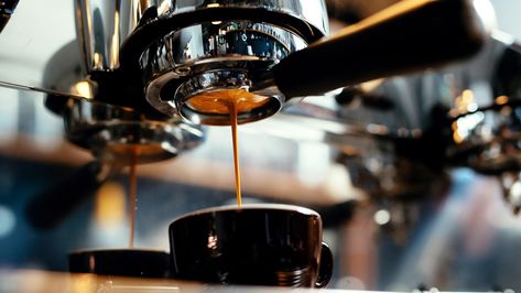 Professional Coffee Machine, Best Espresso, Gourmet Coffee, Espresso Maker, Strong Coffee, Coffee Type, How To Make Coffee, Seminyak, Espresso Machines