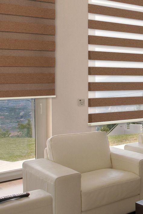 Roller Shades Bedroom, Cortinas Roller, Zebra Curtains, Cortina Roller, Zebra Shades, Zebra Blinds, Sliding Door Blinds, Living Room Tiles, Comfy Living Room