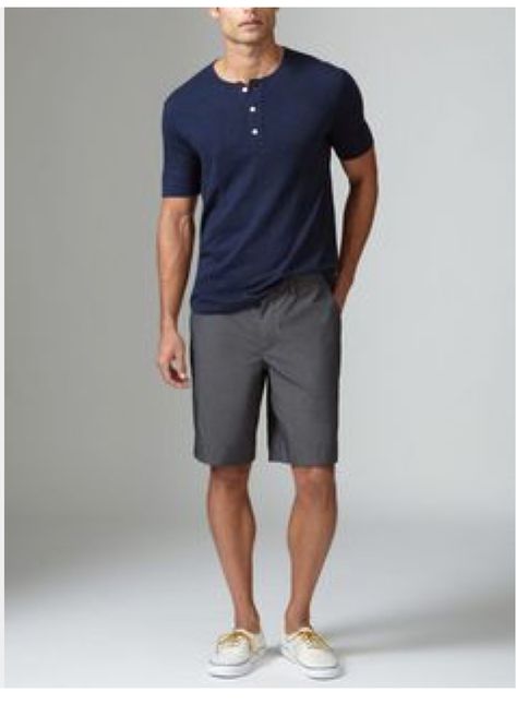 Boat Shoes Outfit, Trouser Shorts, Casual Professional, Plaid Trousers, Mens Shorts Summer, Checked Trousers, Male Form, Summer Styles, Henley Shirt