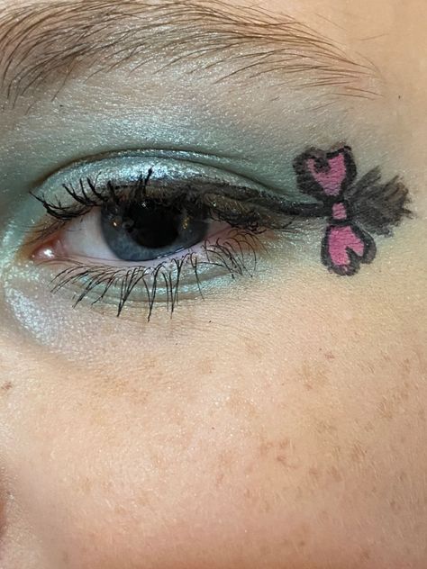 Eyore Makeup, Eeyore Makeup Ideas, Eeyore Face Paint, Eeyore Halloween Costume, Eeyore Costume Women, Eeyore Makeup Halloween, Eeyore Halloween Makeup, Piglet Makeup, Eeyore Makeup