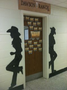 Western/Cowboy themed Classroom! on Pinterest Western Hallway Decor School, Western Classroom Decor, Western Bulletin Board Ideas, Western Bbq, Western Classroom, Country Western Parties, Elementary Classroom Themes, Wild West Theme, Class Door