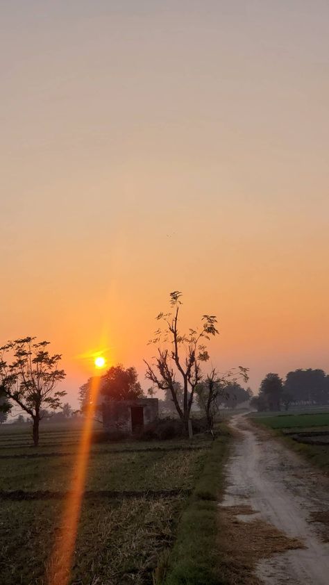 Punjab Photography, Sikh Quotes, Instagram Picture Quotes, Snapchat Quotes, Sky Photography Nature, Village Photography, Happy Birthday Candles, Nature Instagram, Golden Temple