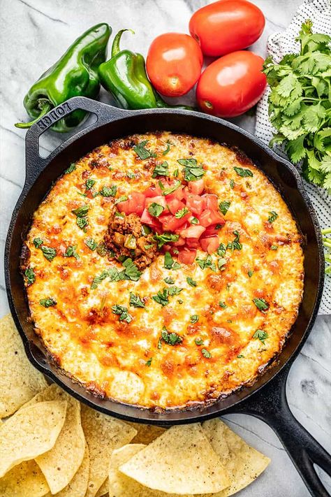 Ooey gooey Queso Fundido is made in just one skillet with chorizo, poblano peppers, and the perfect blend of melted cheese. It's easy to make, yet worthy to serve in a restaurant!  Grab some chips and enjoy! Skillet Queso Recipe, Meat Stromboli, Ham And Cheese Frittata, Homemade Gumdrops, Apple Ham, Skillet Queso, Queso Flameado, Authentic Pasta, Boil Eggs