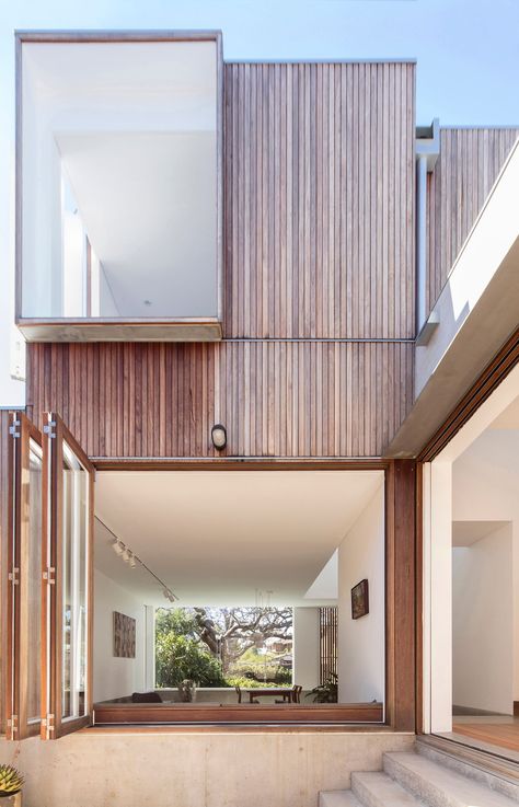 Austalian firm Panovscott transformed a 1917 cottage into a bright and airy contemporary space that seamlessly incorporates history with a modern aesthetic, as well as indoor-outdoor living. Timber Facade, Cottage Extension, Wooden Facade, Modern Extension, Australian Architecture, Timber Cladding, House Extensions, Facade Architecture, Facade House