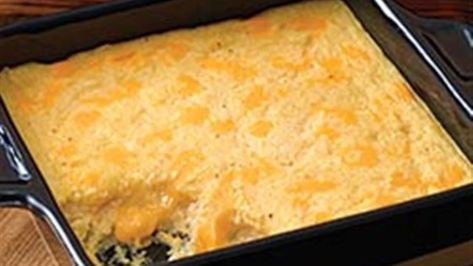 These creamy grits are baked with lots of cheese--a great addition to a hearty breakfast or brunch buffet. Cheese Grits With Velveeta, Velveeta Veggie Casserole, Grits Casserole Pioneer Woman, Oven Baked Grits Casserole, Baked Grits, Cheese Grits Souffle, Velveeta Recipes, How To Cook Grits, Creamy Grits