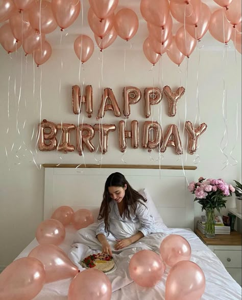 Birthday Morning Aesthetic, Birthday In Bed, 19 Birthday, Slumber Party Birthday, Birthday Morning, Birthday Post Instagram, 23rd Birthday, 19th Birthday, Hello Kitty Birthday