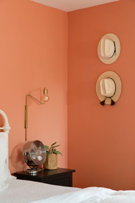 Valspar Orange Paint Colors, Orange Walls Bedroom, Light Orange Walls, Orange Bedroom Walls, Wall Orange, Orange Room, Color Durazno, Bedroom Painting, Orange Rooms