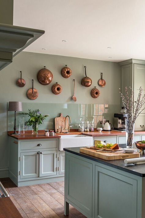 Sage Green Kitchen Walls, Green Country Kitchen, Brown Kitchen Ideas, Light Green Kitchen, Green Kitchen Walls, Sage Kitchen, Light Green Walls, Sage Green Kitchen, Green Kitchen Cabinets