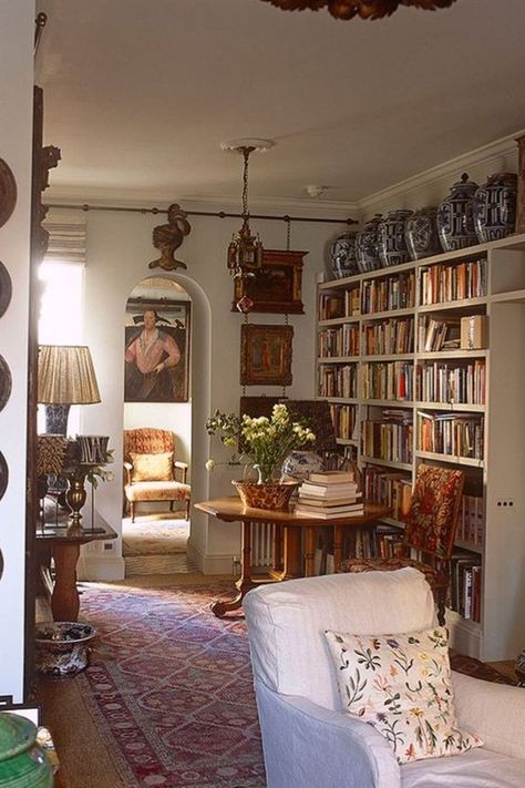 Country Style Interior Design, British Cottage Interior, All About Books, British Cottage, Robert Kime, Glam Pad, Public Libraries, English Decor, English Country Style