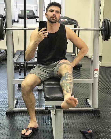 GYM Outfit Simple Poses, Pro Surfers, Short Men, Foot Socks, Short Men Fashion, Slides Shoes, Show Me Your, Show Me, Mens Socks