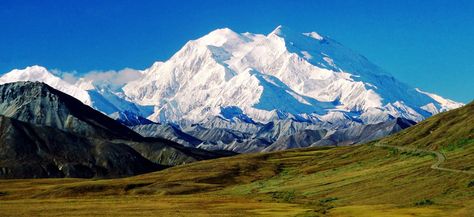 Mount+McKinley+or+Denali+in+Alaska+is+the+highest+mountain+peak+in+North+America Alaska Wallpaper, Alaska Images, Mount Mckinley, Beautiful Places In Usa, Denali Alaska, Grand Canyon Arizona, Denali National Park, Chihuly, John Muir