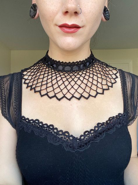 Crochet Lace Choker, Crochet Gothic, Choker Patterns, Crochet Patterns Free Women, Col Crochet, Crochet Choker, Beau Crochet, Beads Crochet, Crochet Necklace Pattern