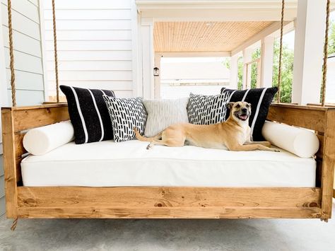 Bed Swings Outdoor, Day Bed Porch, Build A Crib, Bed Porch Swing, Diy Crib Mattress, Swings Outdoor, Outdoor Hanging Bed, How To Build A Porch, Diy Porch Swing Bed