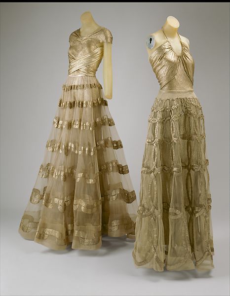 Madeleine Vionnet, 1930 Fashion, Gold Dresses, Elsa Schiaparelli, 30s Fashion, French Fashion Designers, Vintage Gowns, 1930s Fashion, Vintage Couture