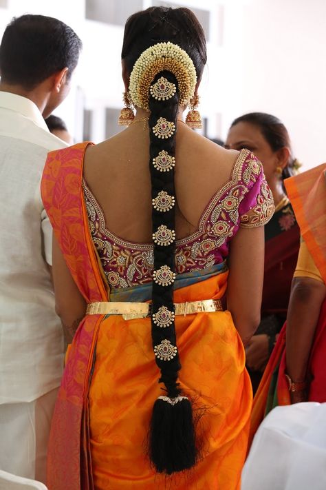 Jadai Billai, South Indian Wedding Hairstyles, Bridal Hair Decorations, Bridal Hairstyle Indian Wedding, Saree Hairstyles, Diy Wedding Hair, Bridal Hairdo, Bridal Braids, Bridal Makeover