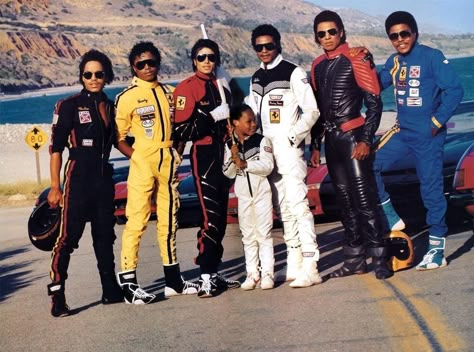 22 Fascinating Photos From The Past - Ftw Gallery 2300 Jackson Street, Michael Jackson Family, Jackie Jackson, Electric Guitarist, Jermaine Jackson, Randy Jackson, The Jackson Family, Michael Jackson Rare, The Jackson 5