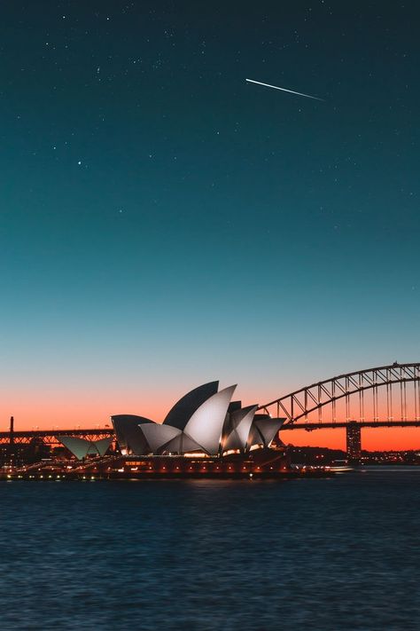 The Best Instagrams of Famous Landmarks Around the World - From the Opera House in Australia to Niagara Falls in Canada, here is your ultimate guide to snapping amazing photography in front of famous landmarks in cities around the world. Ready, set, snap! Wallpaper Sydney, Australia Wallpaper, Australia Vacation, Australia Map, Visit Australia, المملكة العربية السعودية, Famous Landmarks, Famous Places, Great Barrier Reef