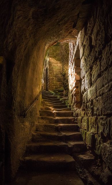 Underground Passage, Alluka Zoldyck, Chateau Medieval, Castle Aesthetic, Castle Ruins, Fantasy Places, Fantasy Aesthetic, Medieval Castle, 판타지 아트