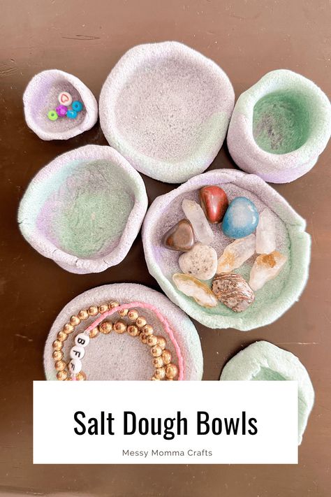 Salt dough bowls make a great handmade gift or easy craft idea! With just a few kitchen ingredients your kids will love making these pretty, two-toned trinket dishes. Learn how to make salt dough at Messy Momma Crafts. Salt Dough Jewelry, Diy Salt Dough, Salt Dough Projects, Make Salt Dough, How To Make Salt Dough, Salt Dough Crafts, Salt Dough Recipe, Dough Ideas, Kitchen Ingredients