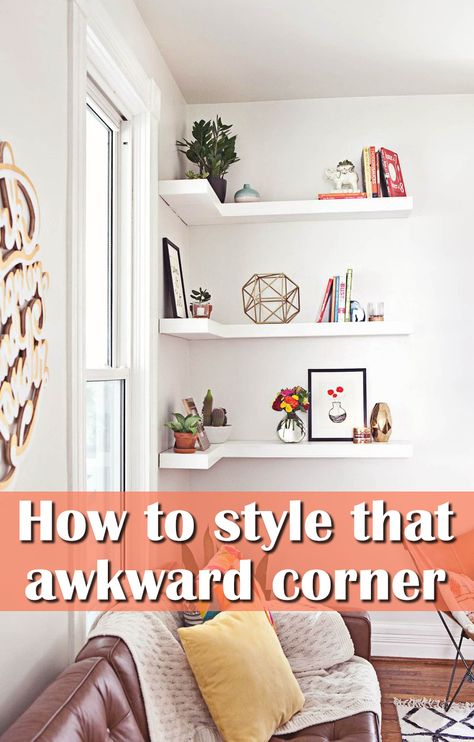 If you’re struggling to decorate that awkward corner in the room, you can utilize the vertical space with display shelving, add a comfy chair for a reading nook, or create a gallery wall with a mix of family photos and artsy prints for some visual interest.  Make the space work for your needs and keep it creative! See how it’s done. #ClearPathLending #ClearPath #Lending #Mortgage #Refinance #HomeLoan #VALoan #Design #Decor #InteriorDesign #Storage #Inspiration #Bedroom Living Room Corner Shelving Ideas, How To Decorate A Corner Behind A Chair, Sectional Corner Decor, Wall Corner Decor Living Room, Living Room Wall Corner Decor, What To Do With Corners In Bedroom, Extra Corner Space In Living Room, Corner Living Room Wall Decor, Utilize Vertical Space