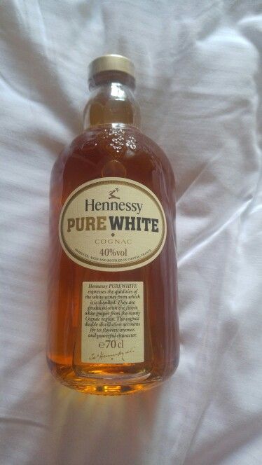 Hennessy Pure White Hennessy Aesthetic, Hennessy Pure White, White Hennessy, Spirit Drink, Pure White, White Wine, Whiskey Bottle, Condiments, Wine