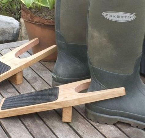 DIY Boot Remover - DIY projects for everyone! Boot Remover, Boot Holder, Boot Jack, Woodwork Ideas, Boot Rack, Boot Storage, Book Boxes, Hunting Lodge, Boot Room