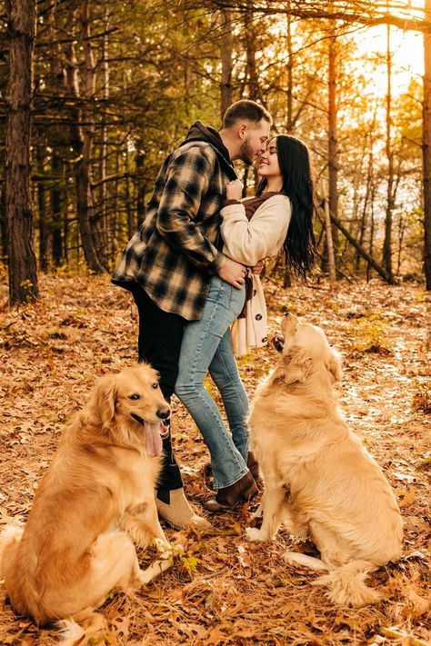 Fall Family Photos With Dogs, Photoshoot Ideas With Dogs, Engagement Pictures With Dog, Couple Photoshoot With Dog, Family Photos With Dogs, Photoshoot With Dog, Dog Family Pictures, Family Dog Photos, Pet Photography Poses