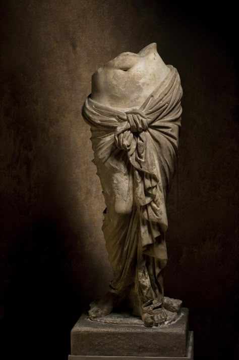 Hellenistic Art, Ancient Greek Sculpture, Hellenistic Period, Roman Statue, Greek Statues, Ancient Greek Art, Roman Sculpture, Greek Sculpture, Ancient Sculpture