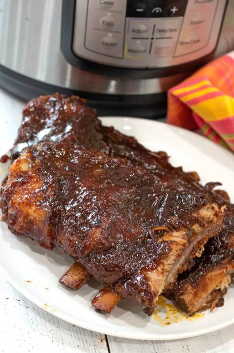 Instant Pot Ribs are delicious and fall off the bones. Bbq Rib Dry Rub Recipe, Instapot Ribs, Instant Pot Ribs, St Louis Style Ribs, Slow Cooked Ribs, Homemade Rubs, Dinner Favorites, Dry Rub Recipes, Ninja Recipes