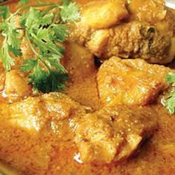 Burmese Chicken Curry Slow Cooked Chicken Thighs, Burmese Chicken, Hot Recipes, Indian Chicken Curry Recipe, Roasted Coconut, Burmese Food, Kerala Recipes, Chicken Curry Recipe, Slow Cooked Chicken